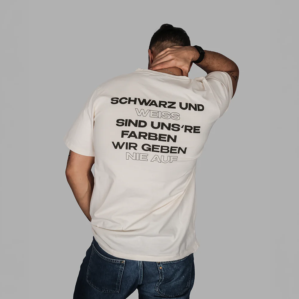 T-Shirt "Schwarz und weiß sind uns're Farben" - Image 6